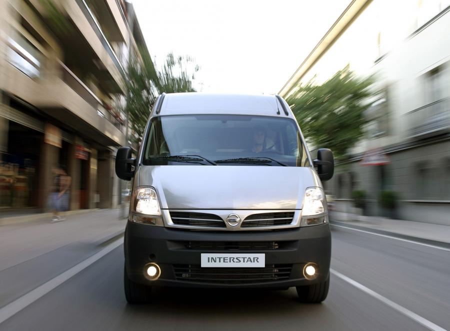  Nissan Interstar High Roof Van 2003 года  (фото 9 из 13)